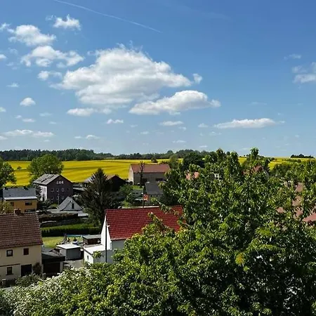 Stilvolle Dachgeschoss-Wohnung In Top-Lage Grossrohrsdorf Zewnętrze zdjęcie