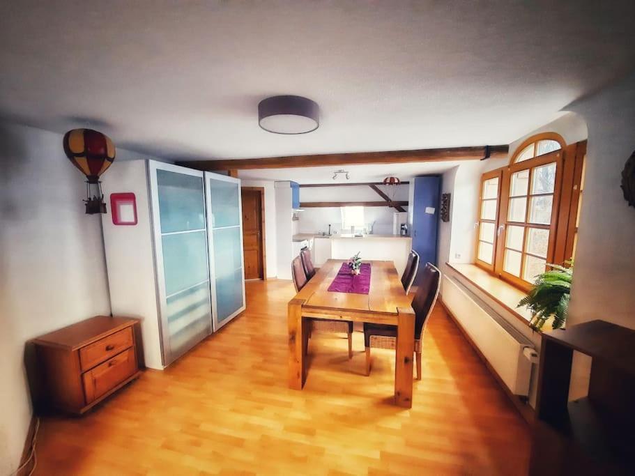 Stilvolle Dachgeschoss-wohnung In Top-lage Appartement