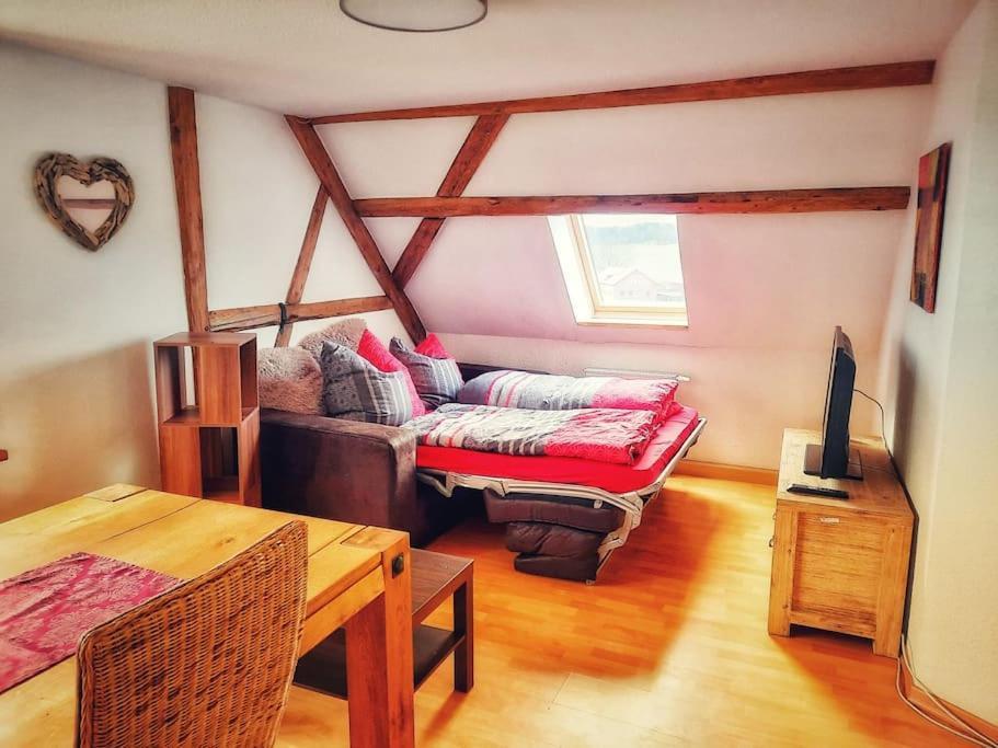 Stilvolle Dachgeschoss-wohnung In Top-lage Appartement